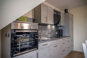 Kühlschrank, Ofen, Herdplatte, Geschirrspüler