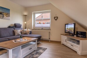 Fernseher, DVD-Player, Stereoanlage