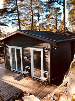 Exterior - Stockholm on Ekerö Cosy Cottage & Sauna. (Ekerö Stockholm)
