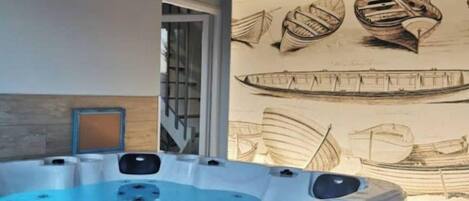 Bain à remous intérieur