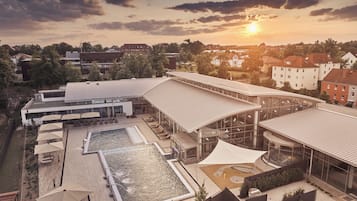 Schwimmbecken
