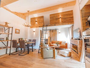 Smart-tv en een open haard