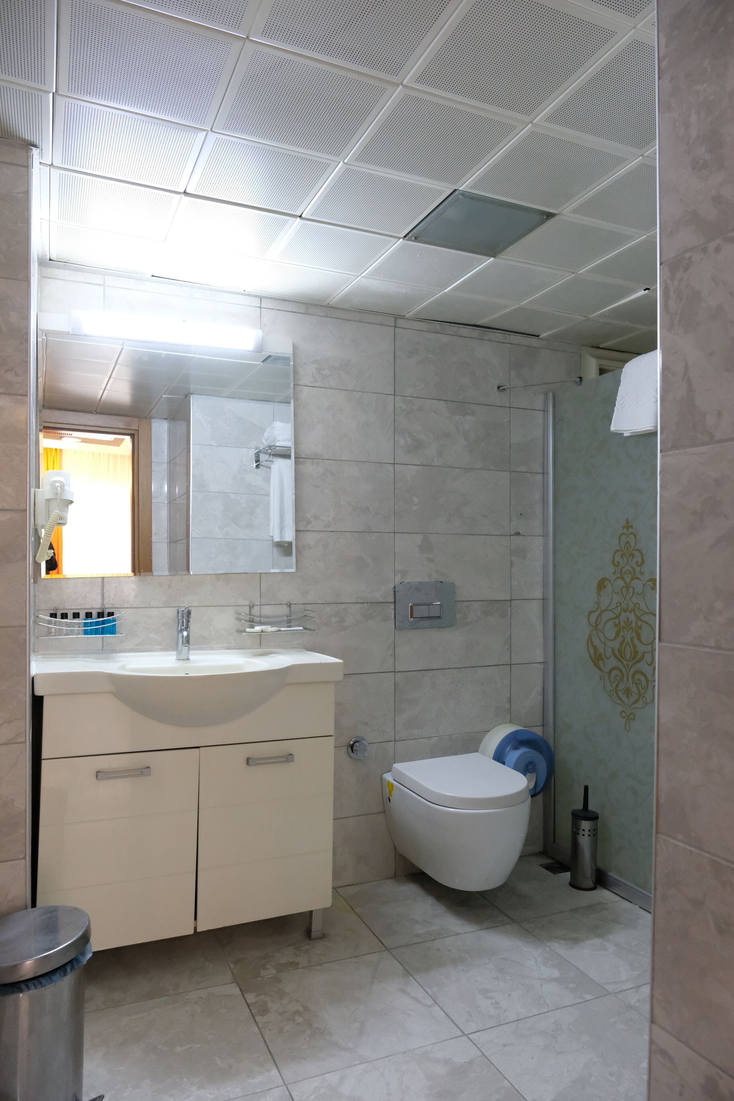 premium bedding, free wifi, bed sheets, wheelchair access