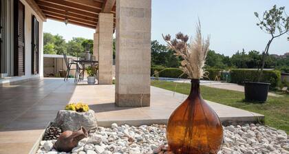 Holiday home on olive grove with pool - only 5 km from Rovinj