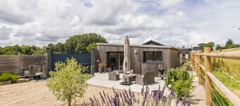 Cozy house with terrace in Tourlaville