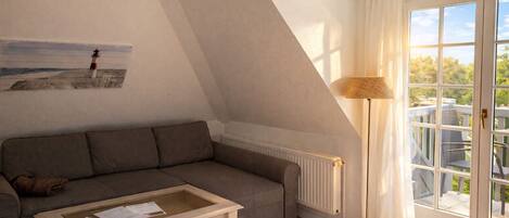 Smart TV, books, stereo