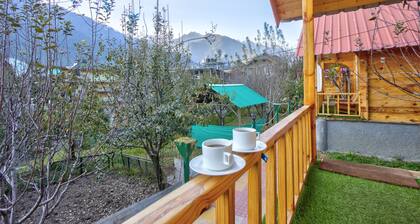 Attic Cottage 2BHK - W/ Mountain view, 5 min away from Mall Road