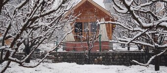 Attic Cottage 2BHK - W/ Mountain view, 5 min away from Mall Road