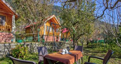 Attic Cottage 2BHK - W/ Mountain view, 5 min away from Mall Road