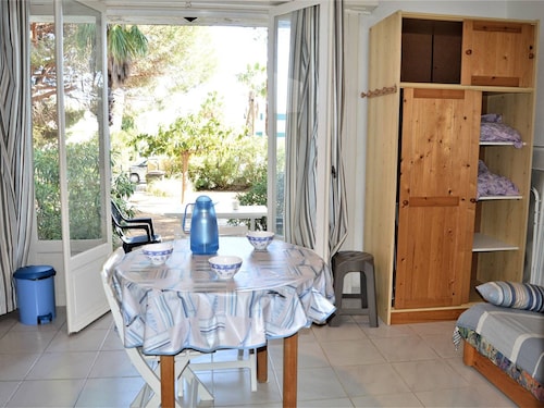 Studio cosy avec jardin, proche plage à Cavalaire-sur-Mer, parking inclus