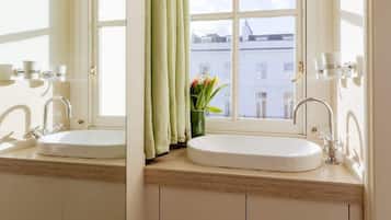 Doccia, asciugacapelli