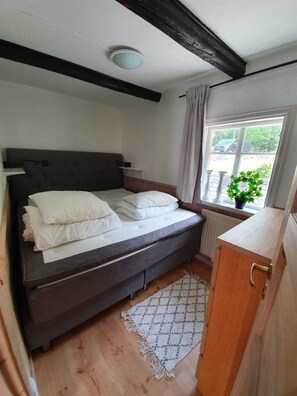 2 Schlafzimmer, Bügeleisen/Bügelbrett, kostenloses WLAN
