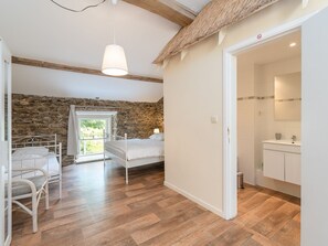 Unclassified image, 5 of 57, button