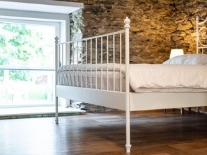 7 dormitorios, tabla de planchar con plancha, cuna de viaje y wifi