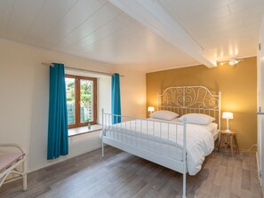 7 dormitoris, planxa i posts de planxar, un bressol de viatge i wifi 