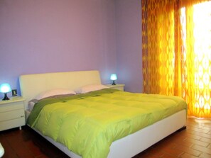 2 soverom, strykejern/-brett, reiseseng for barn og wi-fi (inkludert)