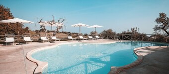 Apartment with Pool in Tower of Palms sea view - 5 minutes from the beach