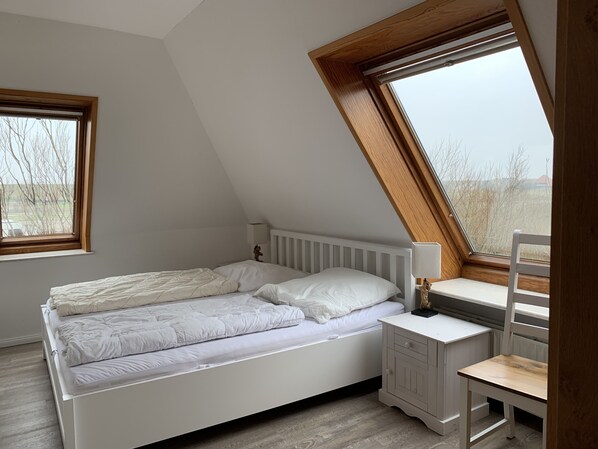 2 Schlafzimmer, Reisekinderbett, kostenloses WLAN, Bettwäsche