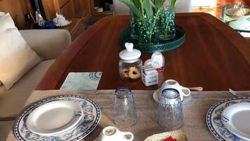 Couples’ dining