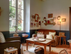 House, Private Bathroom, River View (Entière) | Lounge - Le Logis des mariniers (Chalonnes-sur-Loire)