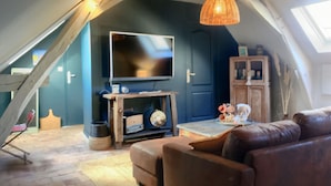 Hus, privat bad, elveutsikt (Entière) | Lounge