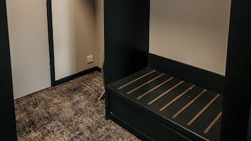 Premium Twin Room | Free WiFi, bed sheets