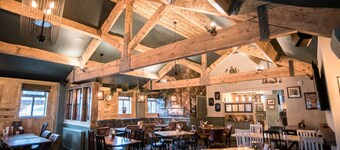 Cat & Lion Country Pub and Hotel