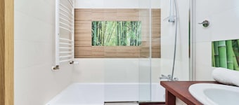 Spacious Apartment | Balcony, Parking, Workspace