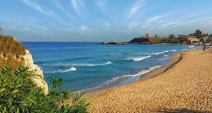 Town House, by Meta House!