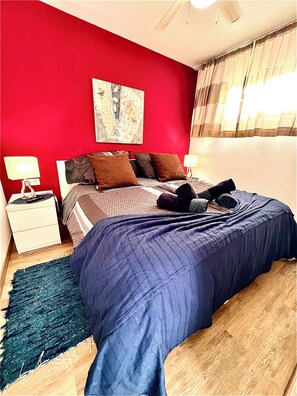 1 sovrum, värdeförvaringsskåp på rummet och strykjärn/strykbräda