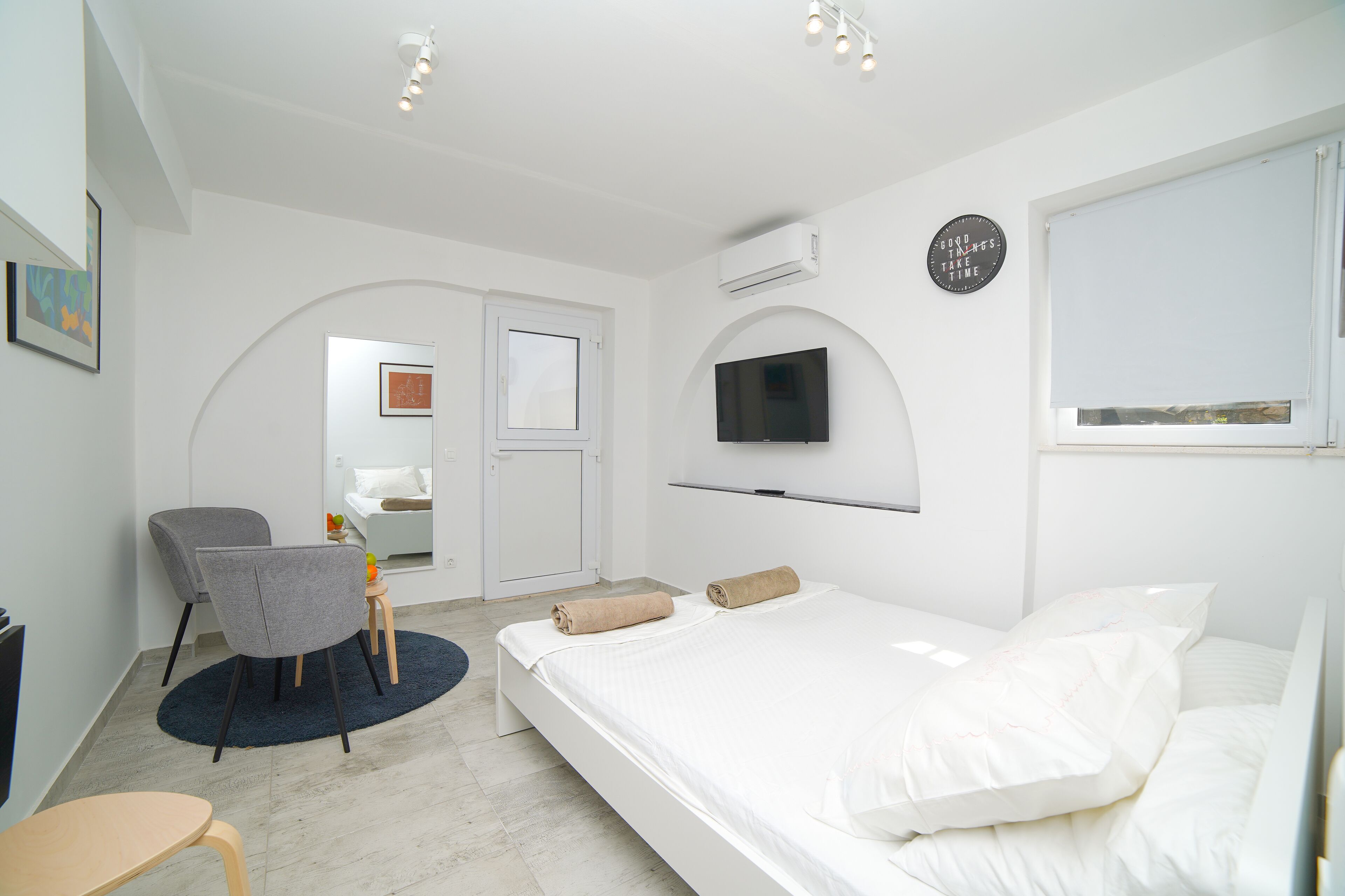 1 bedroom, bed sheets, wheelchair access