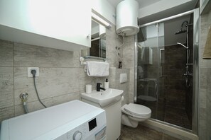 Shower, hair dryer, towels, soap - Victor - adorable studio with terrace+free parking (Cavtat)