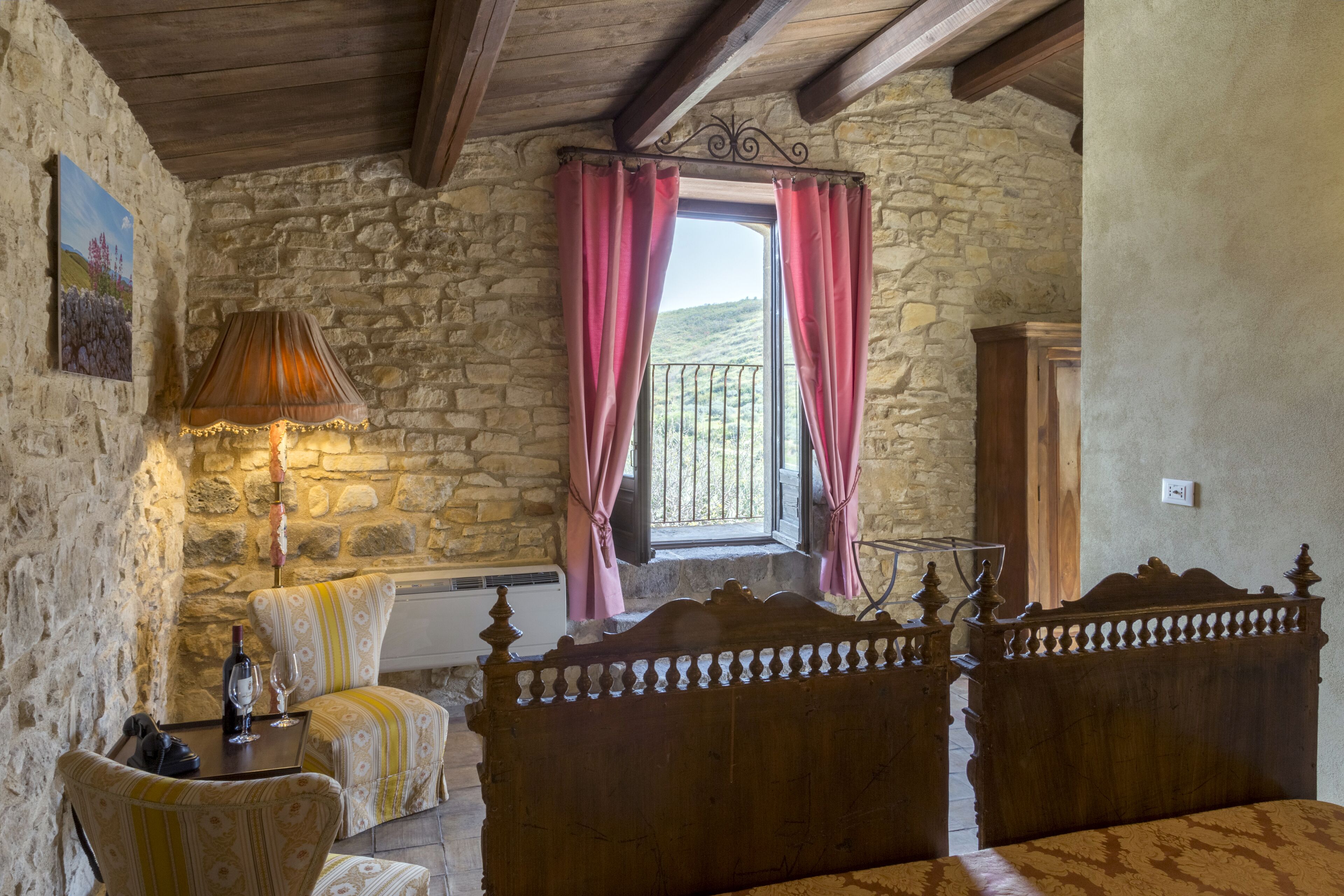 Classic Room | Desk, blackout drapes, free WiFi, bed sheets