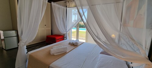 Romantic villa with pool, 5 minutes from the beach