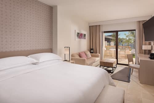 Desk, laptop workspace, free WiFi, bed sheets
