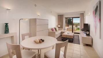 Junior-Suite, 1 Queen-Bett und Schlafsofa, Terrasse | Wohnbereich