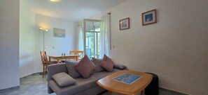 Fernseher, Stereoanlage