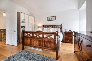 4 chambres, bureau, fer et planche à repasser, Wi-Fi gratuit