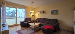 Fernseher, DVD-Player, Stereoanlage