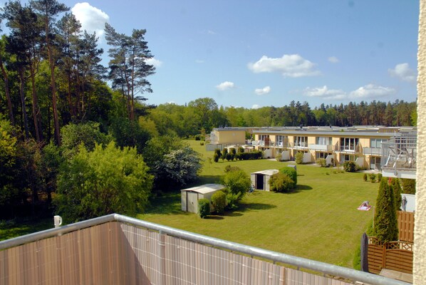 Property grounds - Large 3-room vacation apartment over 2 floors with 2 bedrooms (Graal-Müritz)