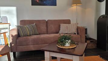 Fernseher, Kamin, Stereoanlage