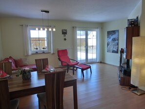 Fernseher, Stereoanlage