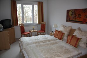 2 Schlafzimmer, Bügeleisen/Bügelbrett, kostenloses WLAN