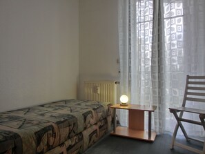 2 bedrooms