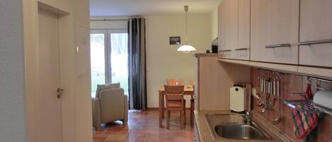 Kühlschrank, Ofen, Herdplatte, Geschirrspüler