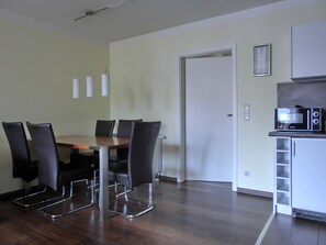 Dining - 3-zi.-fewo für 4+2 Personen - mit Telefon- und Internetanschluss (Graal-Müritz)