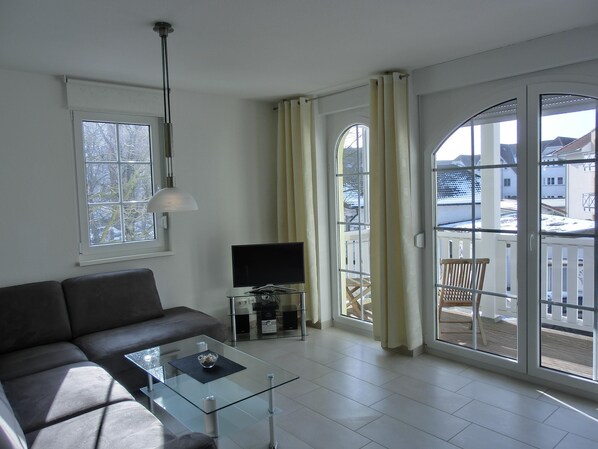 Fernseher, Stereoanlage