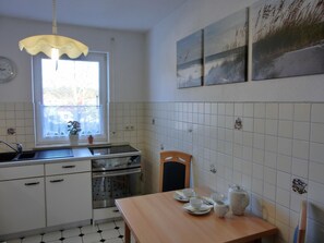 Kühlschrank, Ofen, Herdplatte, Geschirrspüler