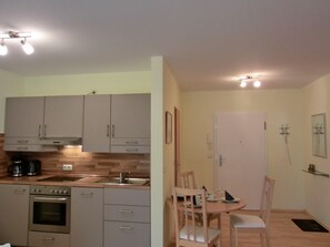 Kühlschrank, Ofen, Herdplatte, Geschirrspüler