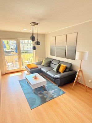 Fernseher, Stereoanlage